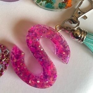 Handmade S Resin Glitter Key Chain - Pink